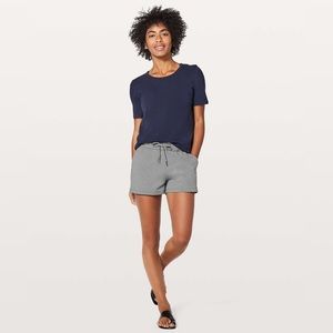 lululemon On The Fly Short 2.5” - size 6